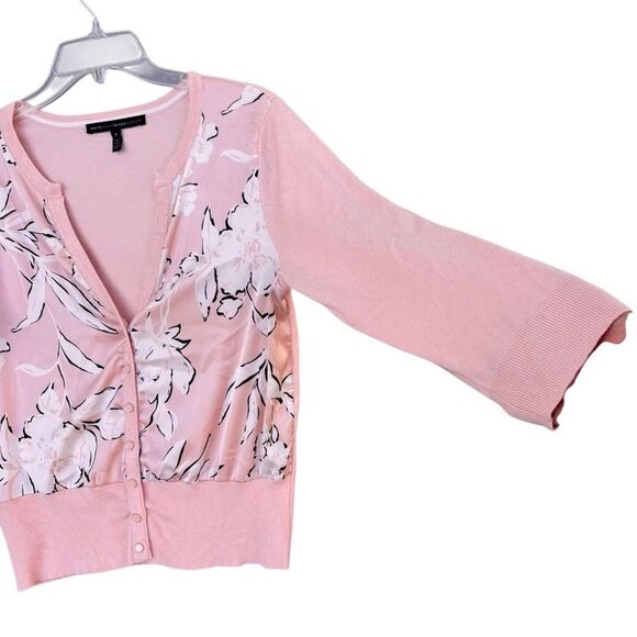 WHBM Pink Coral White Floral Top Light Cardigan Sweater Women Medium 3/4 Sleeve - Picture 3 of 7